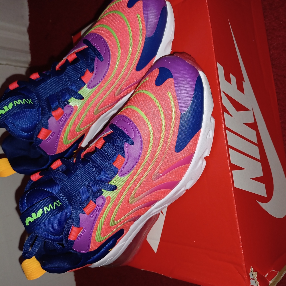 Nike AirMax 270 ENG(GS)  size 4.5